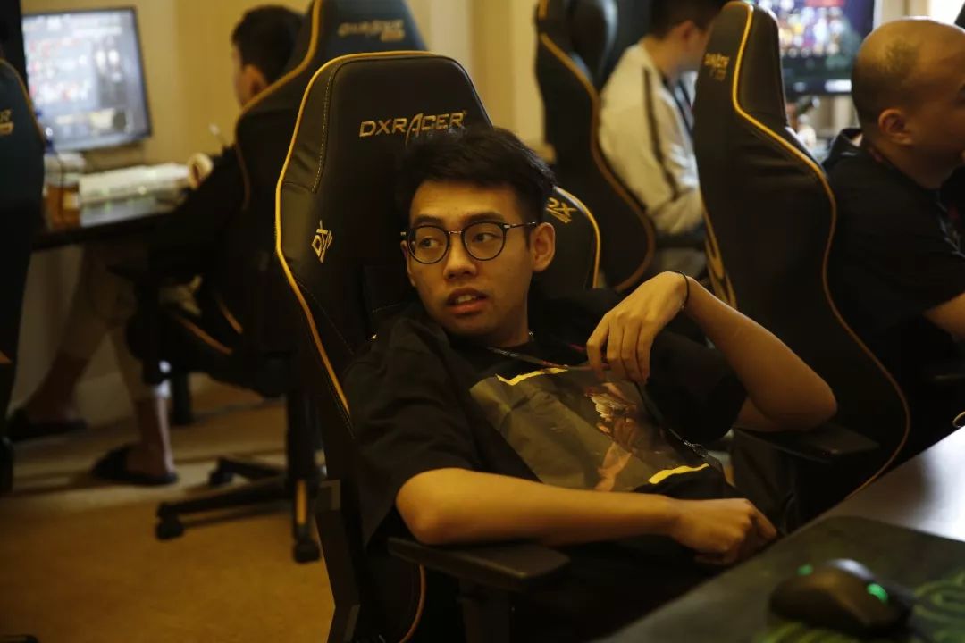 同时关注x 同时关注x